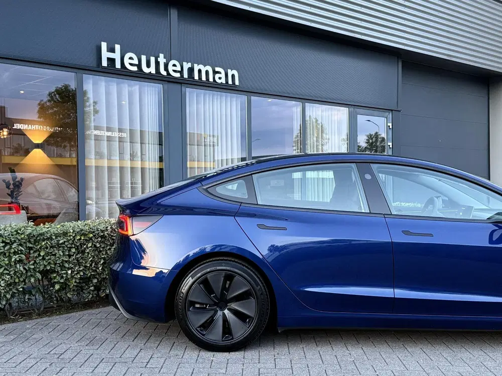 Tesla Model 3 Premium Long Range AWD Highland uit 2024, foto 12