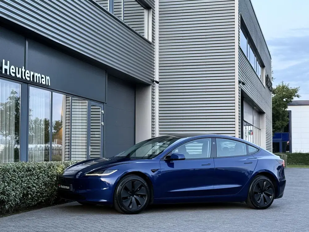 Tesla Model 3 Premium Long Range AWD Highland uit 2024, foto 19