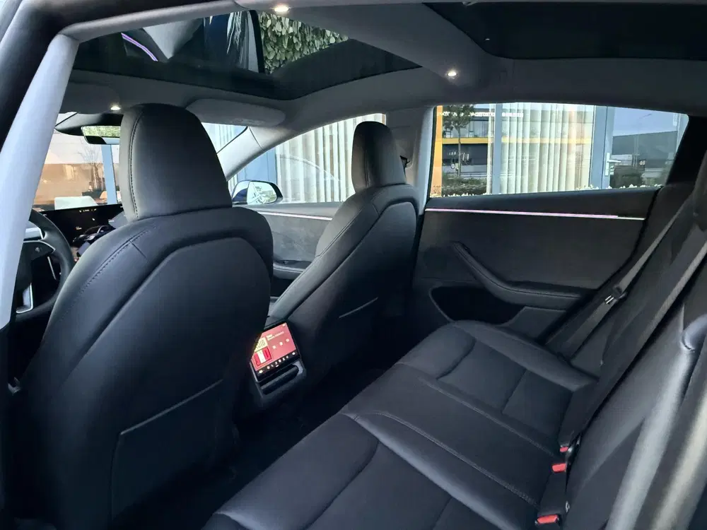 Tesla Model 3 Premium Long Range AWD Highland uit 2024, foto 4