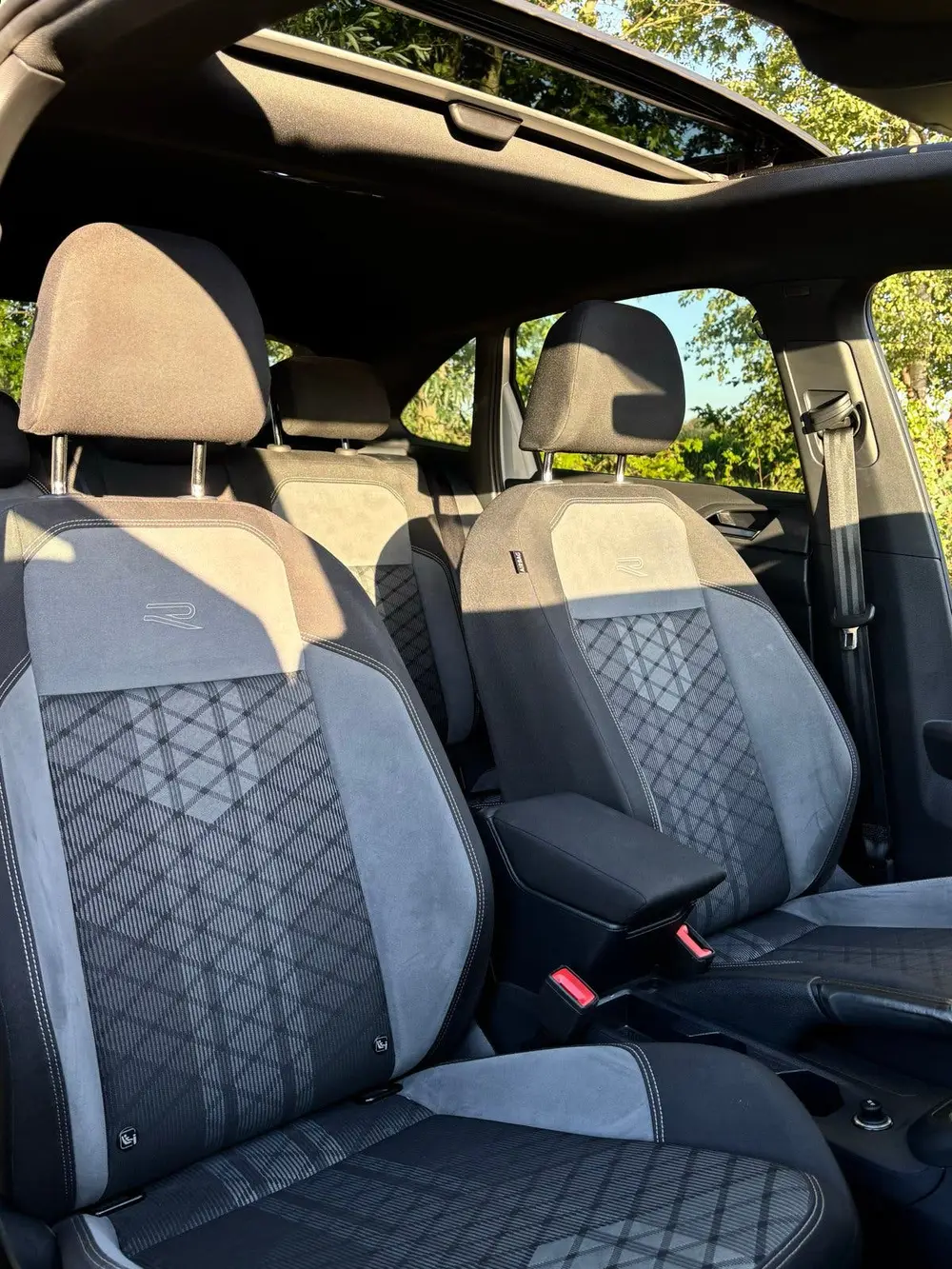 Volkswagen Taigo R-line 1.5 TSI 150pk Dsg-7 2023 uit 2023, foto 2