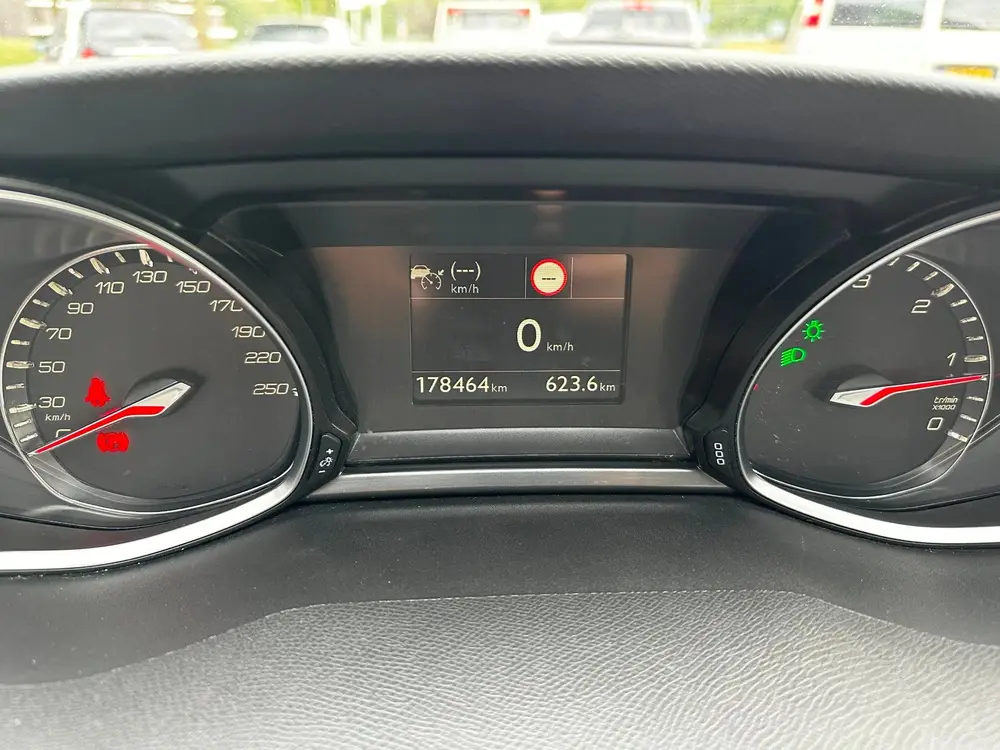 Peugeot 308 1.5 BlueHDi Blue Lease Premium/Nieuwe Distr. uit 2019, foto 9