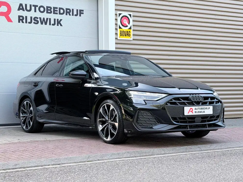 Audi A3 35 TFSI S-Line Pano uit 2024, foto 10
