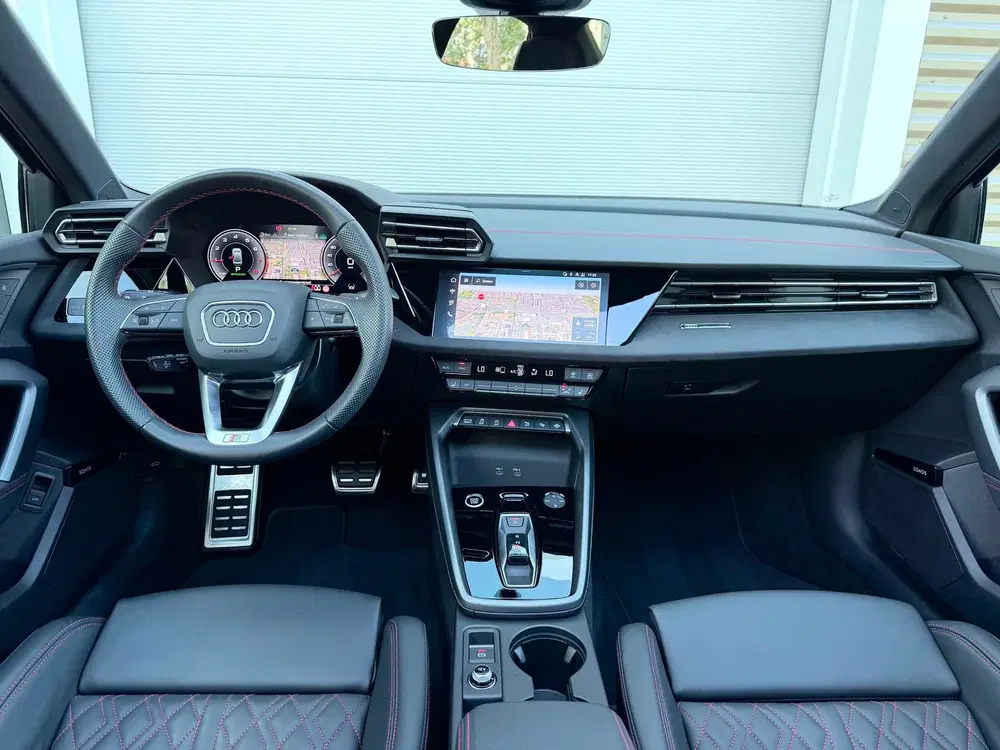 Audi A3 35 TFSI S-Line Pano uit 2024, foto 11