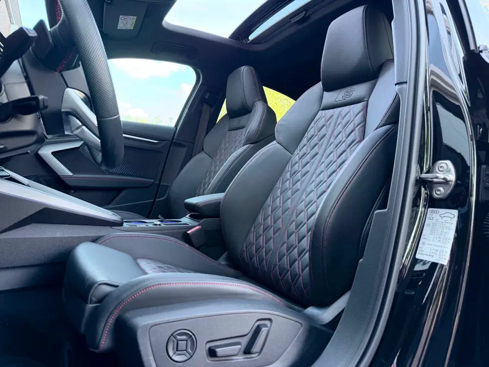 Audi A3 35 TFSI S-Line Pano uit 2024, foto 12