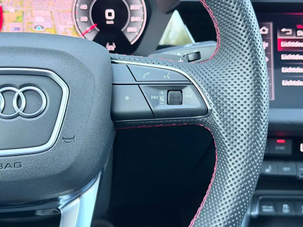 Audi A3 35 TFSI S-Line Pano uit 2024, foto 19