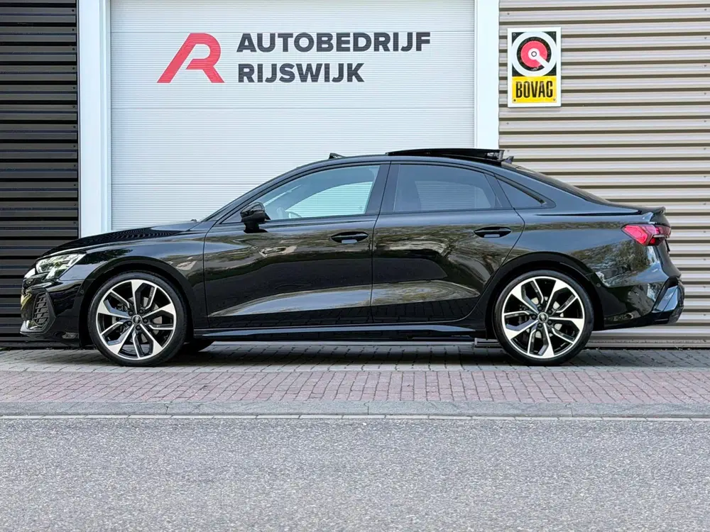 Audi A3 35 TFSI S-Line Pano uit 2024, foto 2