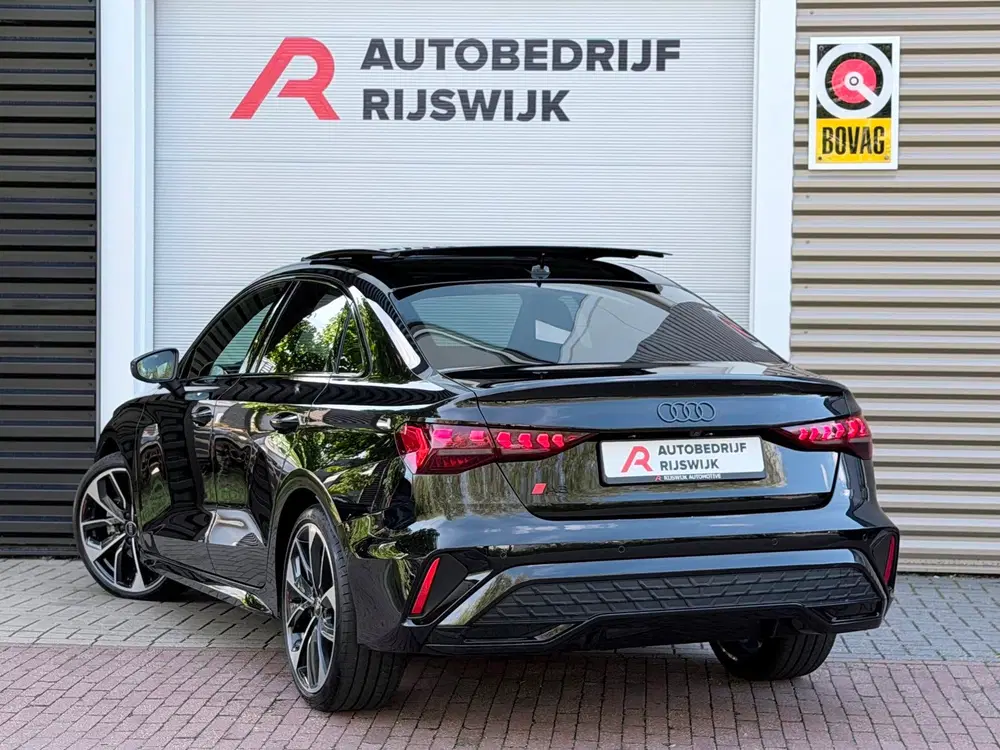 Audi A3 35 TFSI S-Line Pano uit 2024, foto 3