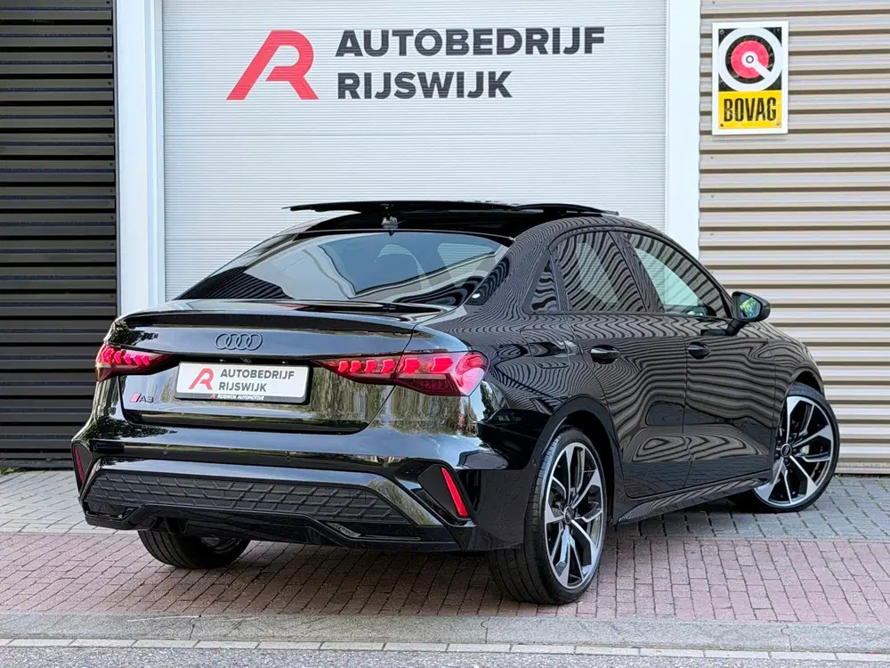Audi A3 35 TFSI S-Line Pano uit 2024, foto 4