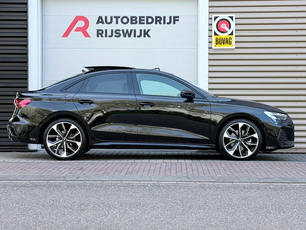 Audi A3 35 TFSI S-Line Pano uit 2024, foto 5