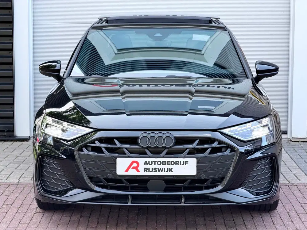 Audi A3 35 TFSI S-Line Pano uit 2024, foto 7