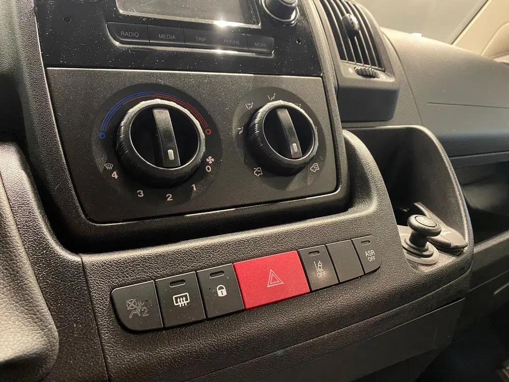 Fiat Ducato L1H1 Rolstoelbus Rolstoel voorin uit 2020, foto 10