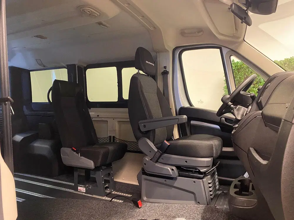 Fiat Ducato L1H1 Rolstoelbus Rolstoel voorin uit 2020, foto 9