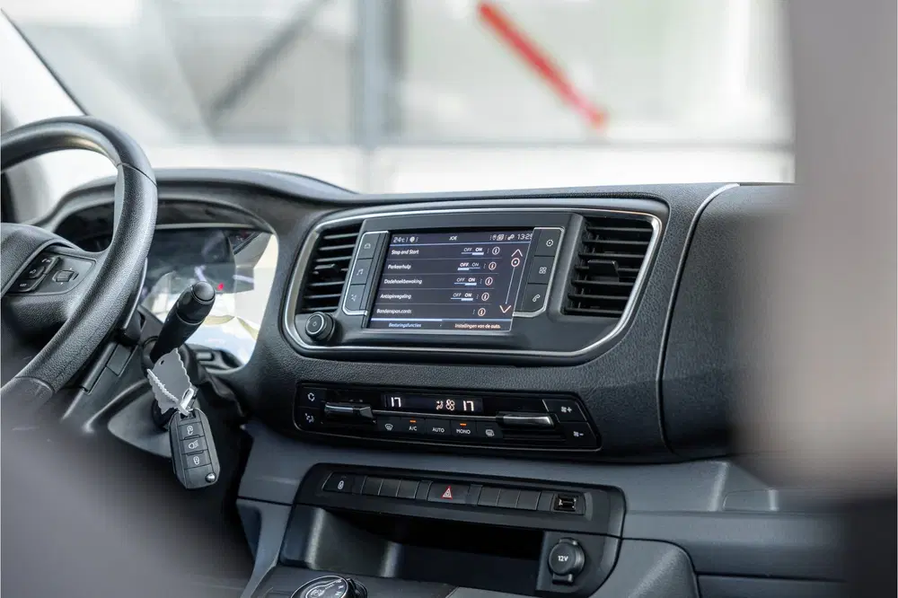 Peugeot Expert 2.0 BlueHDI 180 Long Premium DC uit 2022, foto 13