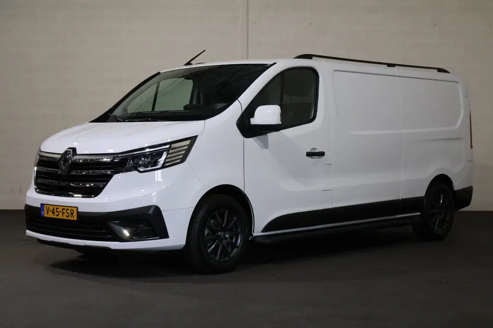 Renault Trafic 2.0 Blue dCi 150pk L2 H1 Airco Navigatie uit 2024