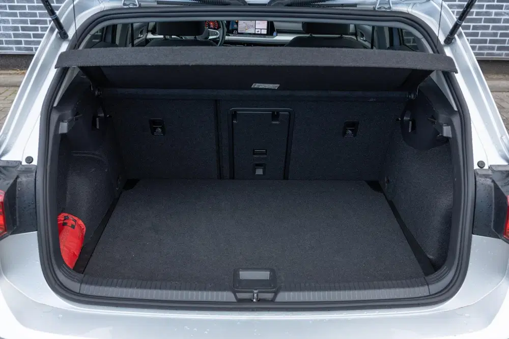 Volkswagen Golf 1.0 eTSI DSG Life Business uit 2022, foto 12