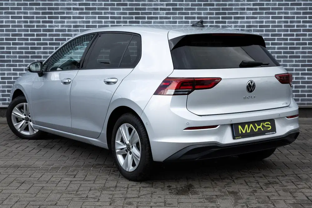 Volkswagen Golf 1.0 eTSI DSG Life Business uit 2022, foto 17