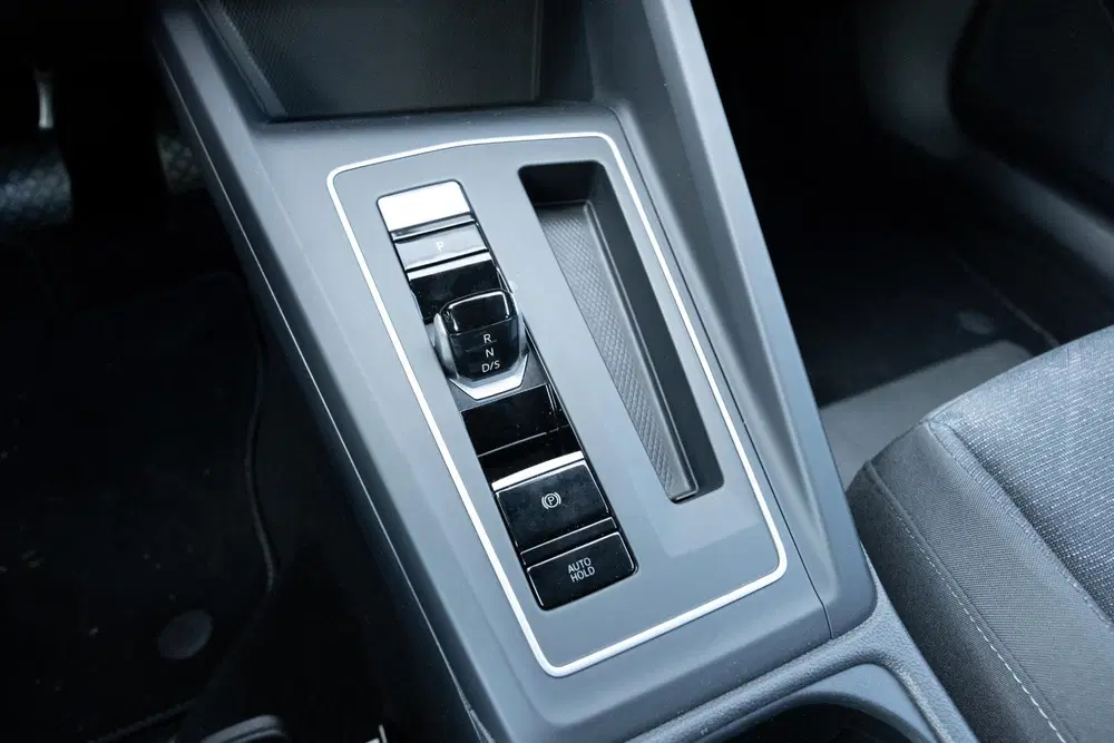 Volkswagen Golf 1.0 eTSI DSG Life Business uit 2022, foto 19
