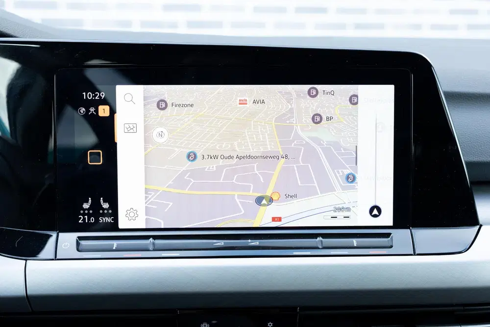 Volkswagen Golf 1.0 eTSI DSG Life Business uit 2022, foto 9