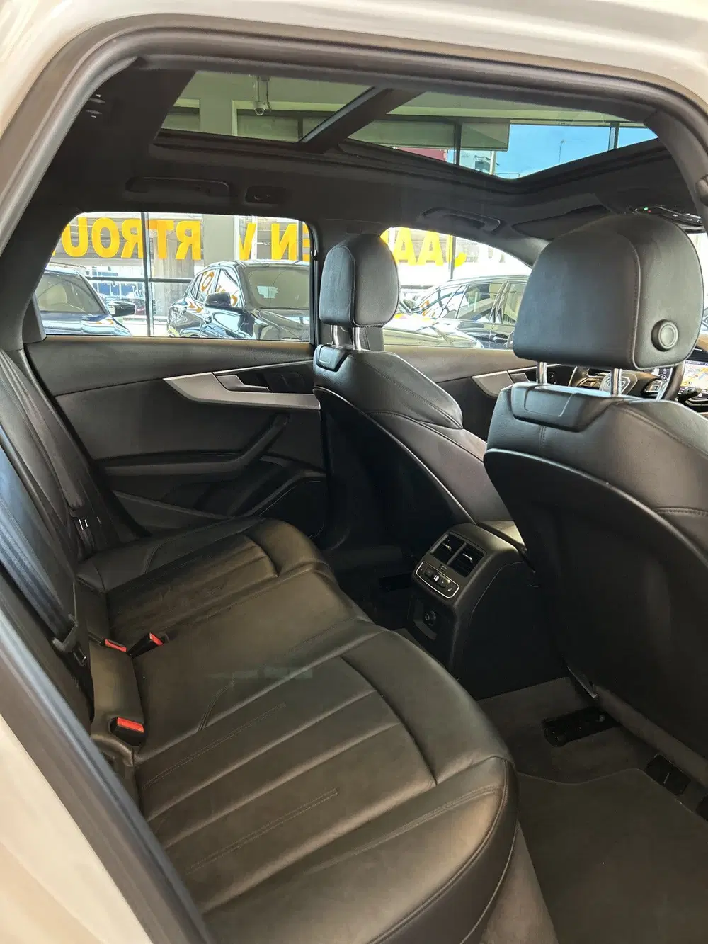 Audi A4 45 TFSI Sport S line black edition 245PK uit 2019, foto 11
