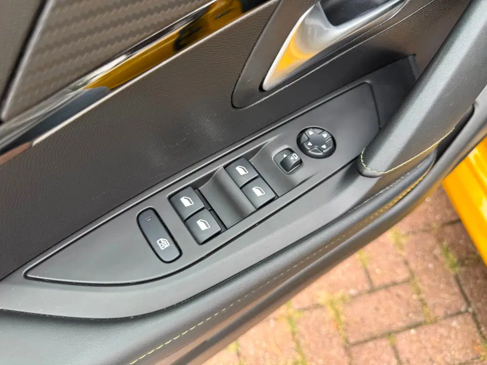 Peugeot 208 1.2 PureTech GT-Line uit 2020, foto 14
