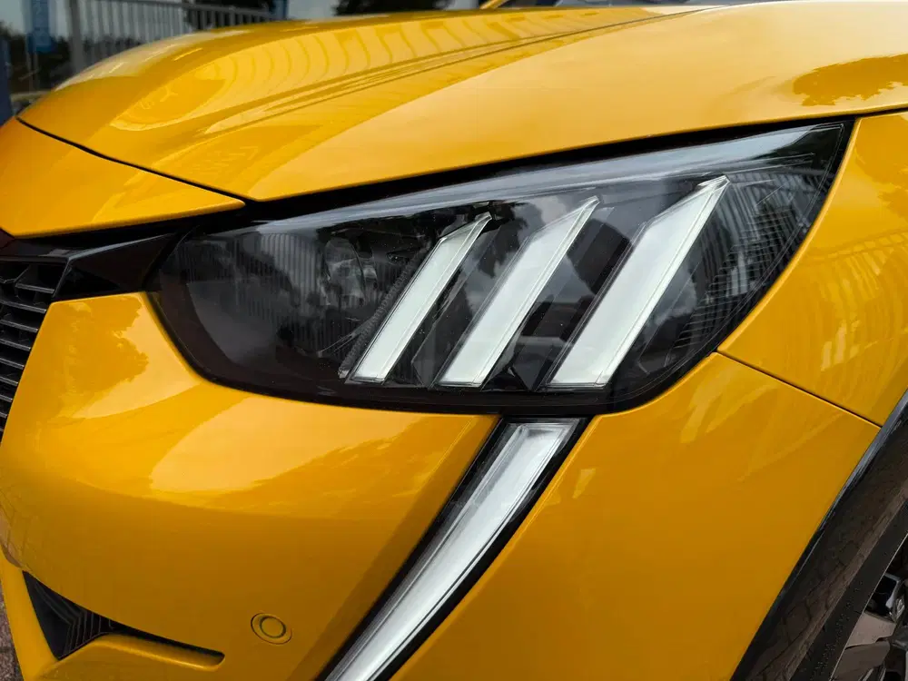 Peugeot 208 1.2 PureTech GT-Line uit 2020, foto 5
