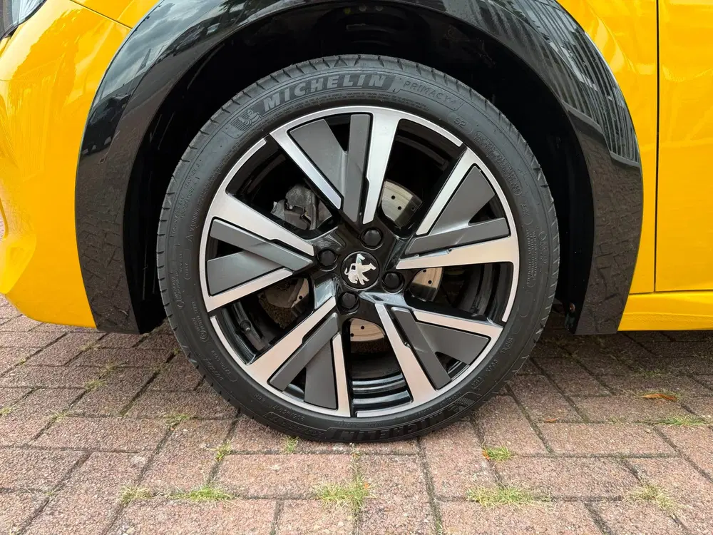 Peugeot 208 1.2 PureTech GT-Line uit 2020, foto 6