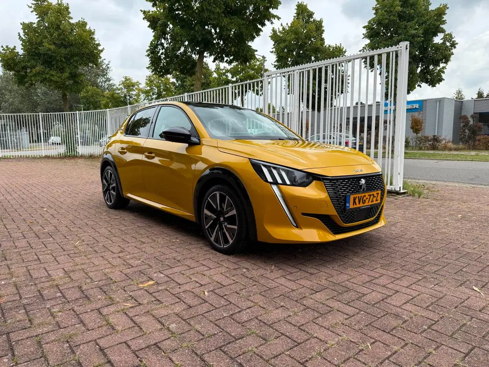 Peugeot 208 1.2 PureTech GT-Line uit 2020, foto 9