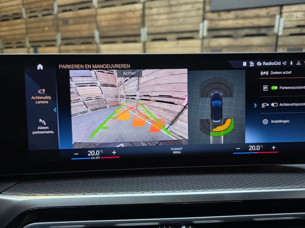 BMW 3-serie 330e xDrive M Sport Pano Leder Widescree uit 2024, foto 13