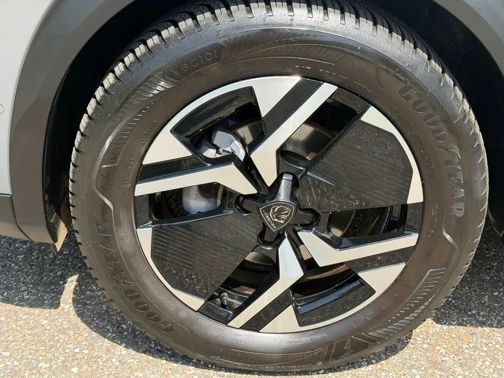 Peugeot 2008 1.2 PureTech 100 Allure uit 2025, foto 8