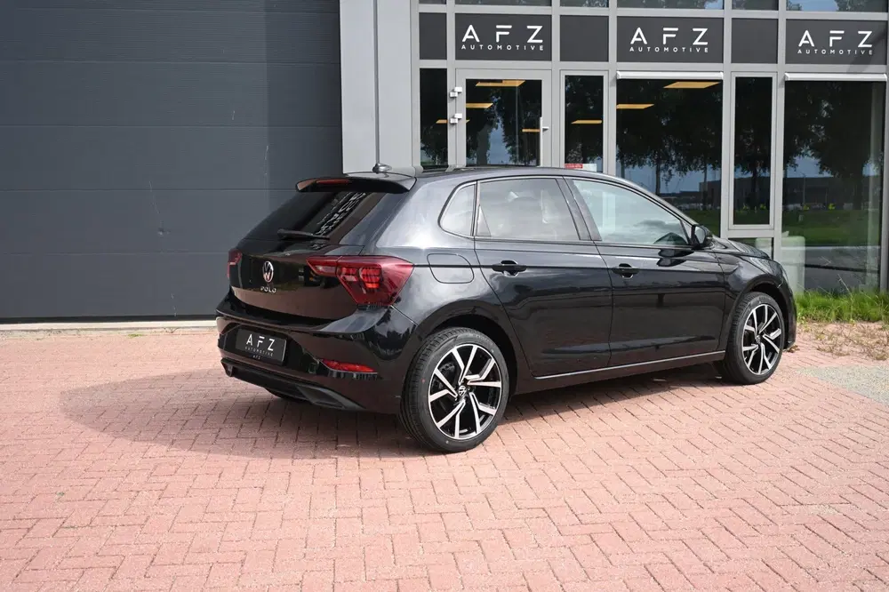 Volkswagen Polo Volkswagen Polo 1.0 TSI R-Line Automaat uit 2022, foto 2