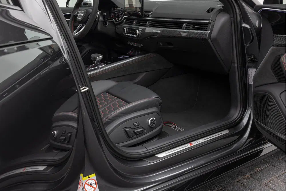 Audi RS4 2.9 TFSI 450pk Quattro Pano Dynamic B&O 20 uit 2021, foto 14