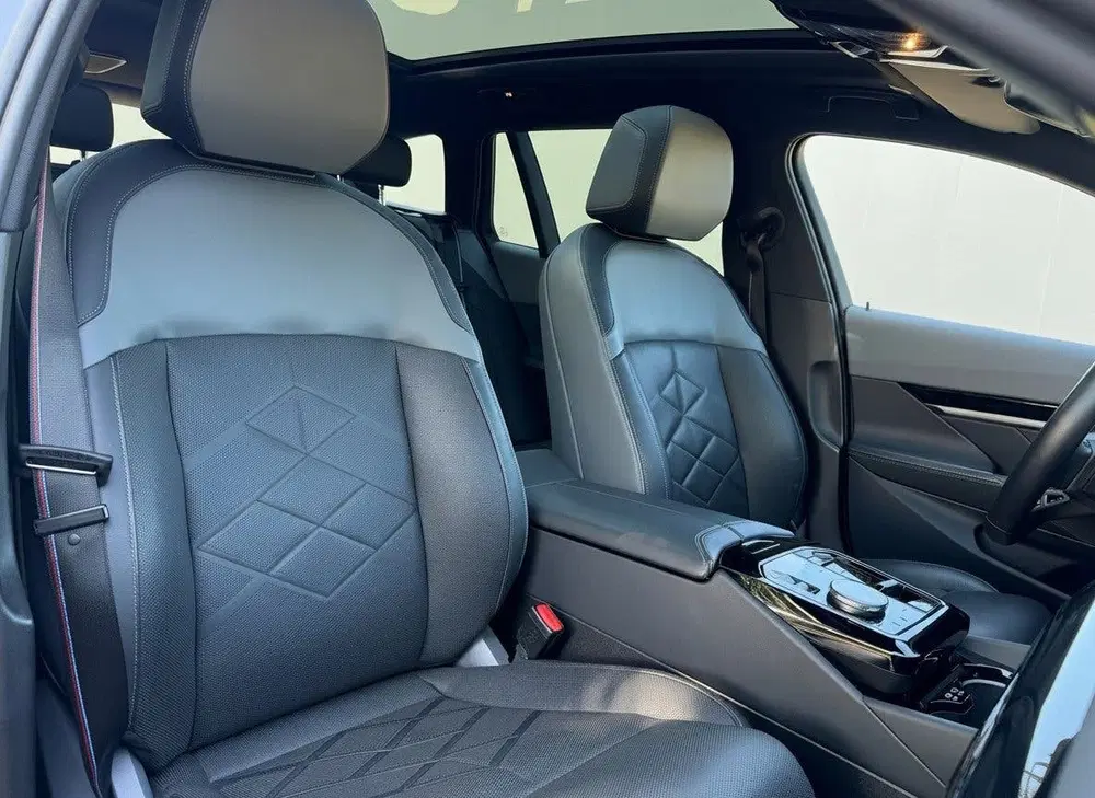 BMW 5-serie 530e uit 2024, foto 5