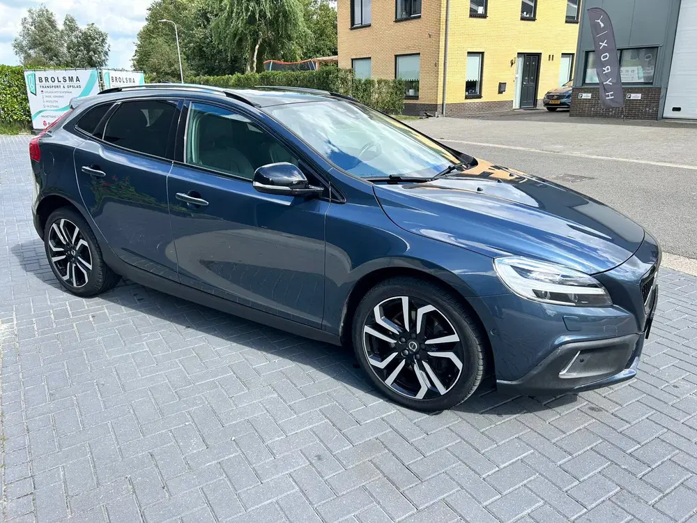 Volvo V40 Cross Country V40 1.5 T3 152PK Geartronic 2019 Blauw uit 2019, foto 5
