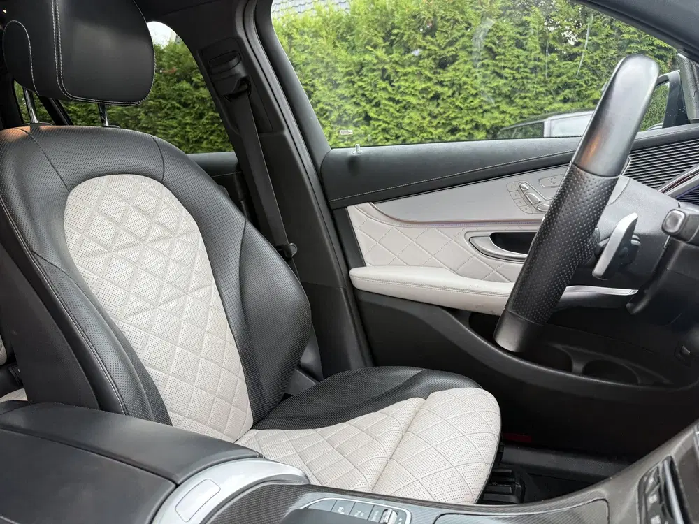 Mercedes-Benz EQC 400 4MATIC AMG Line Premium+ uit 2021, foto 2
