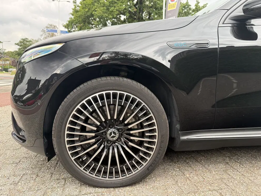Mercedes-Benz EQC 400 4MATIC AMG Line Premium+ uit 2021, foto 4