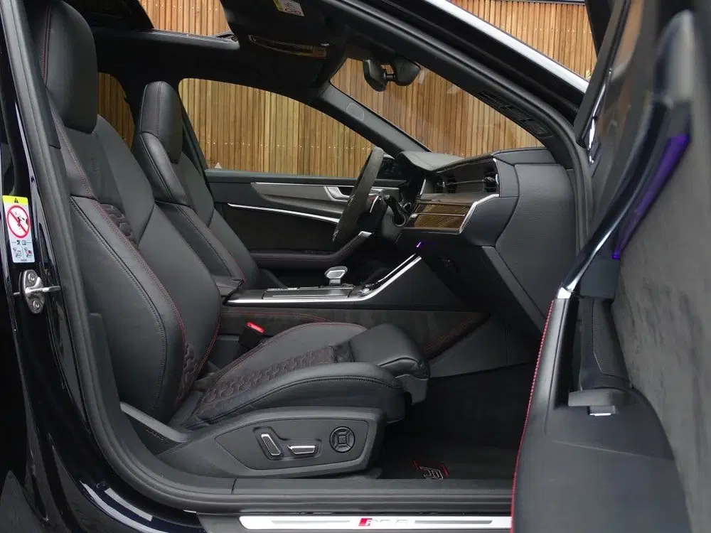 Audi RS6 V8T 601PK Quattro uit 2020, foto 14