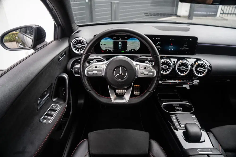 Mercedes-Benz A-Klasse Mercedes A-klasse 250 e AMG NIGHT PANO uit 2020, foto 11