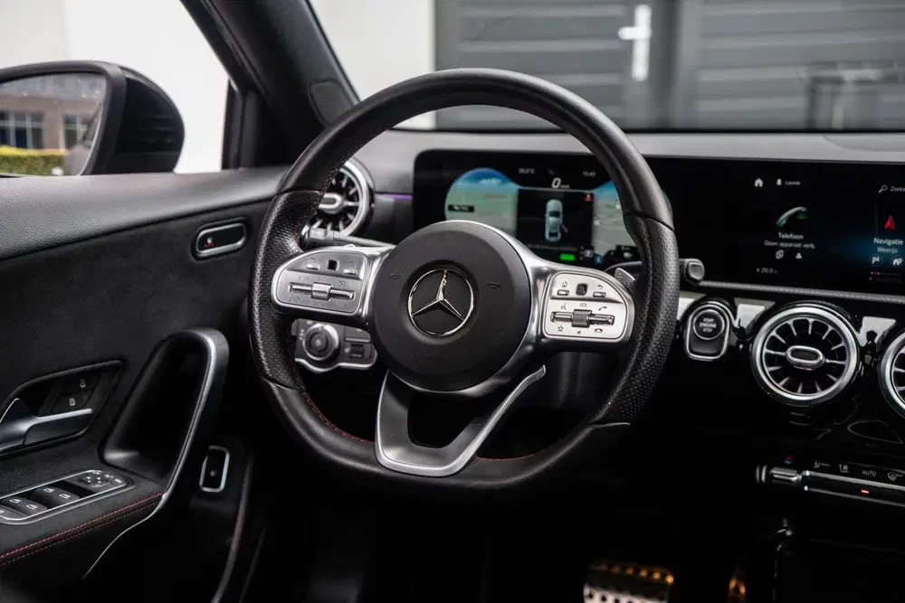 Mercedes-Benz A-Klasse Mercedes A-klasse 250 e AMG NIGHT PANO uit 2020, foto 12