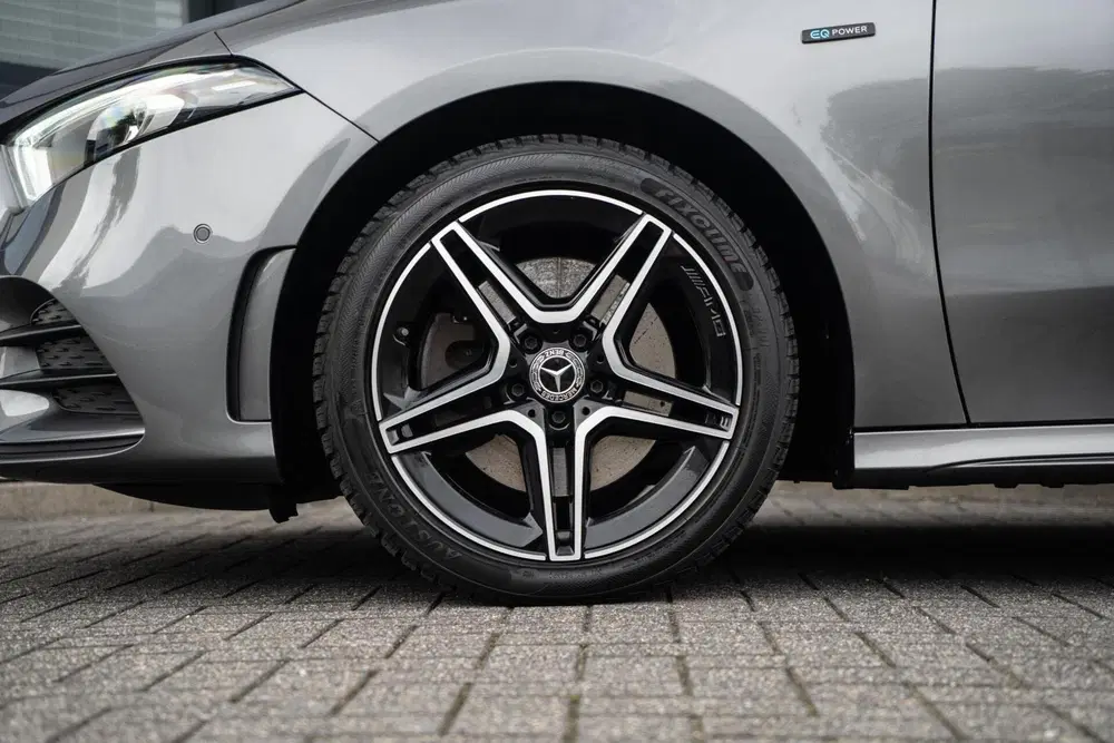 Mercedes-Benz A-Klasse Mercedes A-klasse 250 e AMG NIGHT PANO uit 2020, foto 6