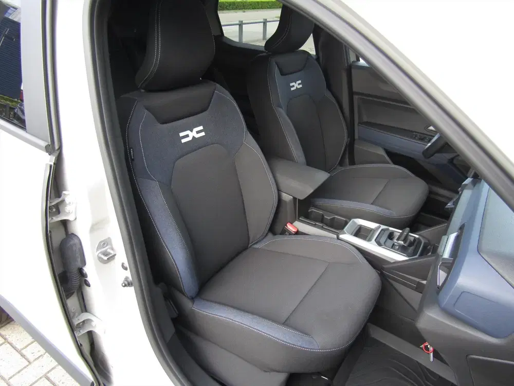 Dacia Duster 1.6 HYBRID 140pk Journey Camera uit 2024, foto 19