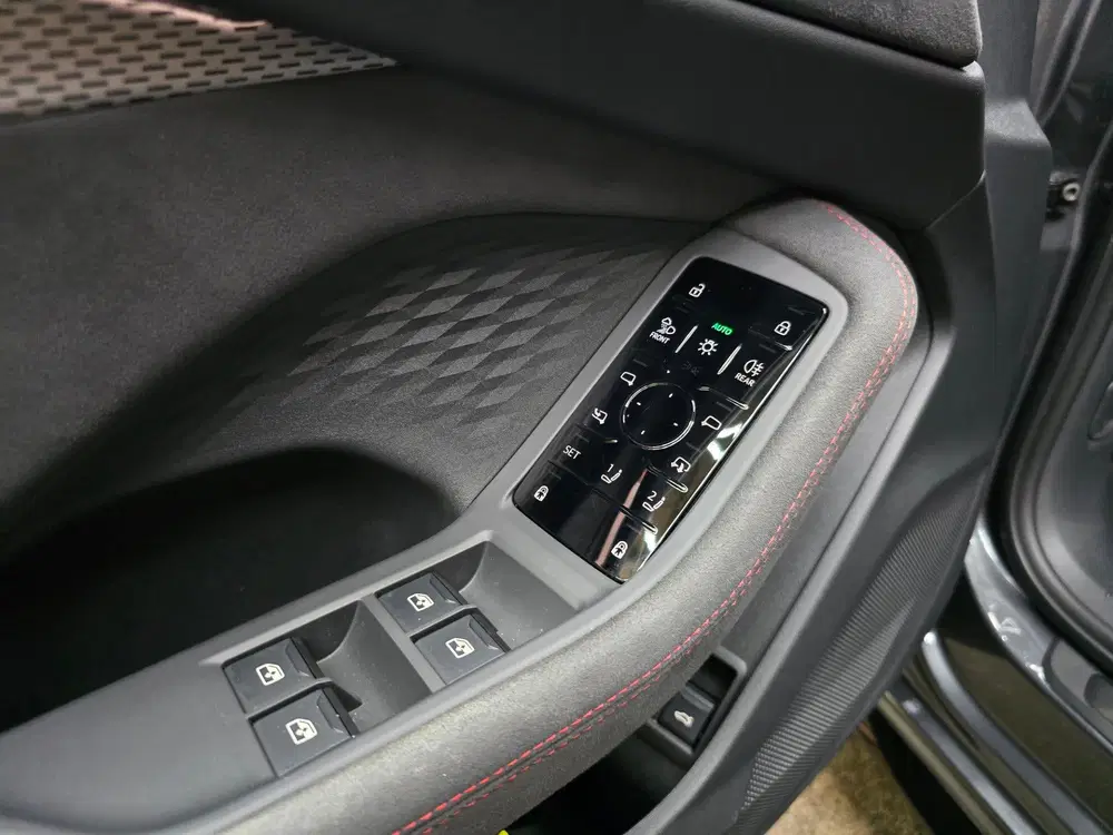 Audi A5 2.0 e-hybrid quattro S edition Competition uit 2025, foto 4