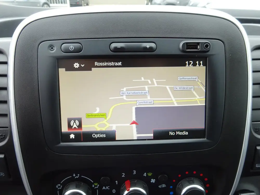 Renault Trafic 2.0 dCi 120 T29 L1H1 2 x SCHUIFDEUR AIRCO uit 2021, foto 17