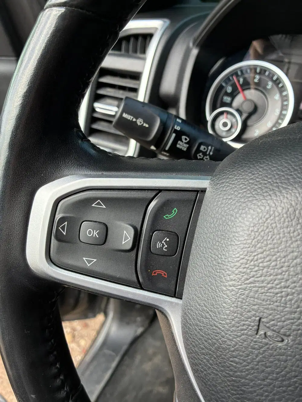 Dodge RAM Longhorn V8 uit 2022, foto 14