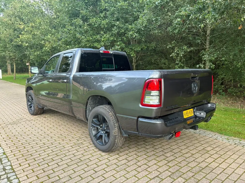 Dodge RAM Longhorn V8 uit 2022, foto 2