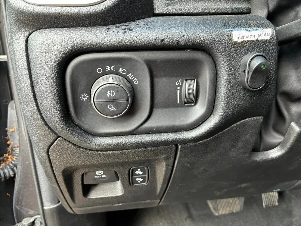 Dodge RAM Longhorn V8 uit 2022, foto 6