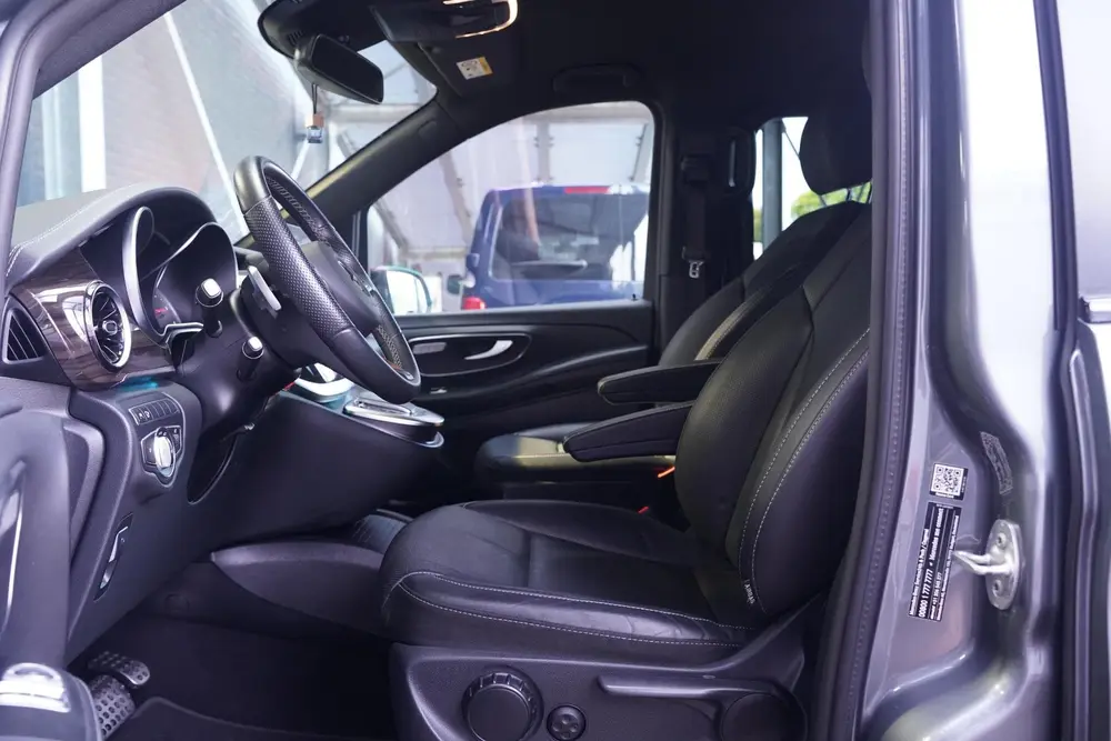 Mercedes-Benz V-Klasse 300d Dubbel Cabine L3 AMG Line Airmat uit 2022, foto 20