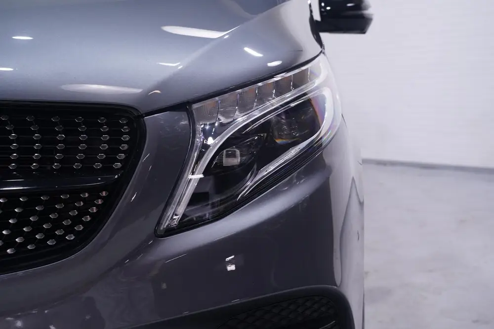 Mercedes-Benz V-Klasse 300d Dubbel Cabine L3 AMG Line Airmat uit 2022, foto 6
