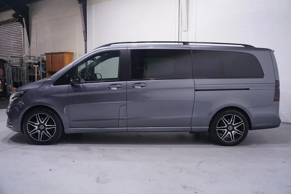 Mercedes-Benz V-Klasse 300d Dubbel Cabine L3 AMG Line Airmat uit 2022, foto 7