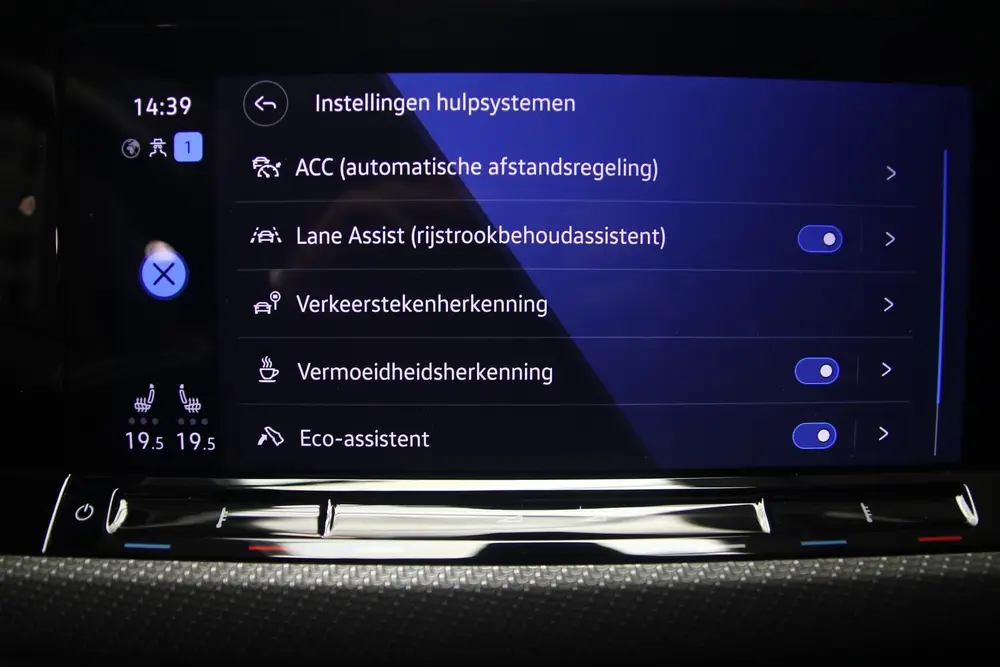 Volkswagen Golf 2.0 TSI R 4M Performance 333PK PANO-H&K-IQ uit 2023, foto 16