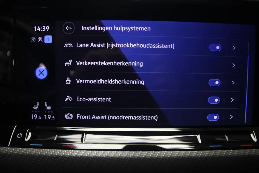 Volkswagen Golf 2.0 TSI R 4M Performance 333PK PANO-H&K-IQ uit 2023, foto 17